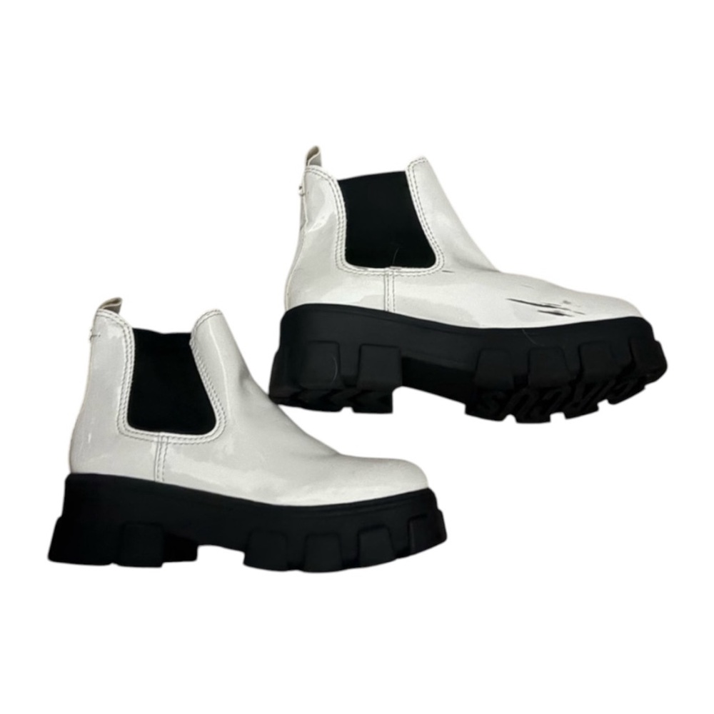 Circus Steve Madden Women's White and Black Chunky Chelsea Boots